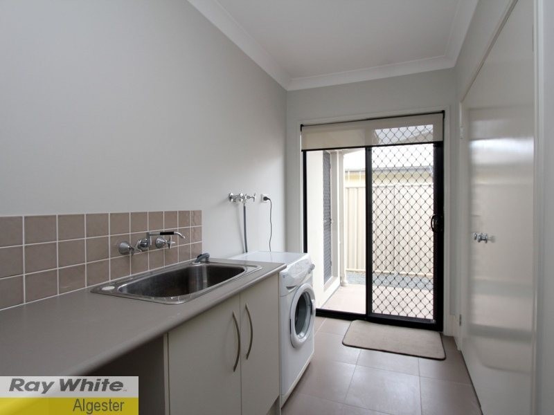 32 Lambert Drive, Calamvale QLD 4116