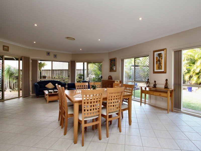 56 Lake Eyre Crescent, Parkinson QLD 4115
