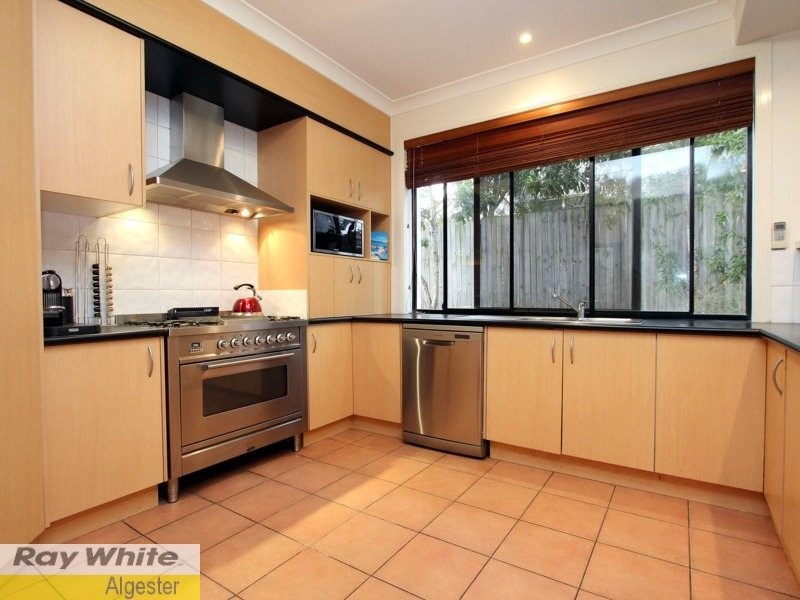 80 Golden Rain Place, Stretton QLD 4116