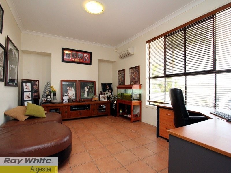 80 Golden Rain Place, Stretton QLD 4116