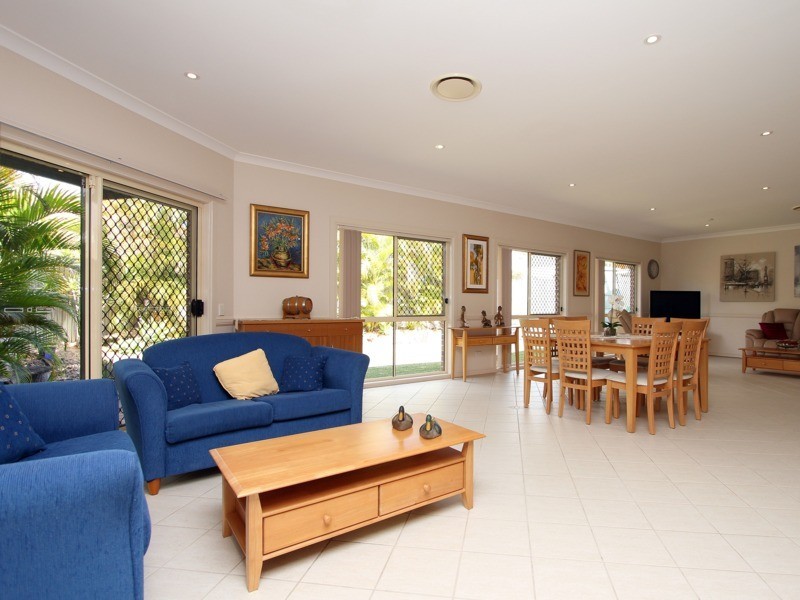 56 Lake Eyre Crescent, Parkinson QLD 4115