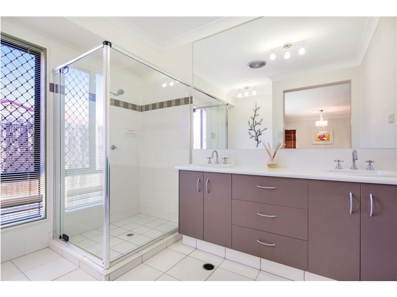 28 Lomond Place, Parkinson QLD 4115