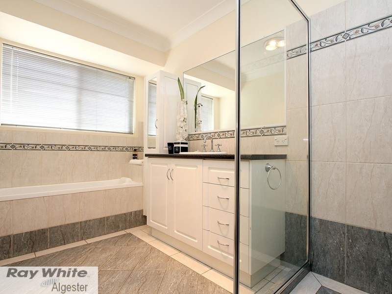 3 Watarrka Drive, Parkinson QLD 4115