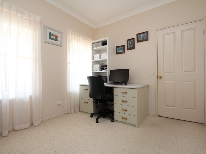 56 Lake Eyre Crescent, Parkinson QLD 4115
