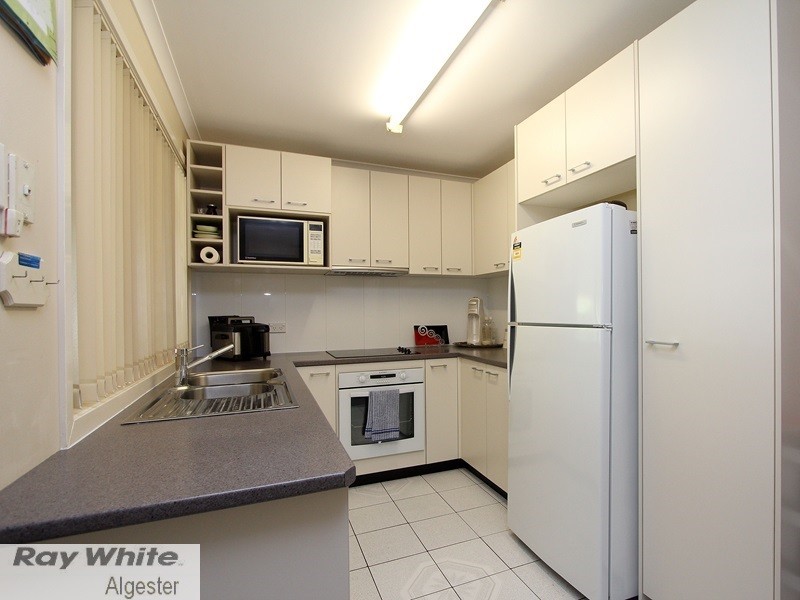 11 Conifer Street, Hillcrest QLD 4118