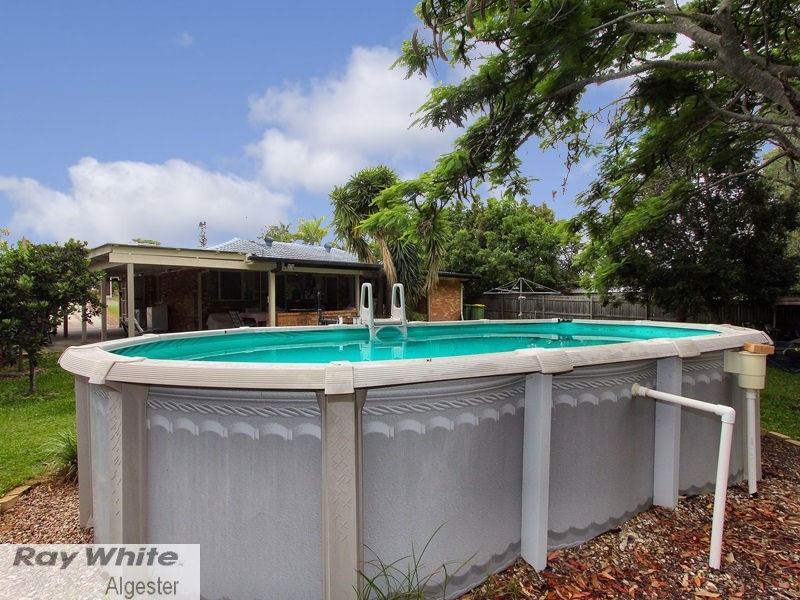 11 Conifer Street, Hillcrest QLD 4118