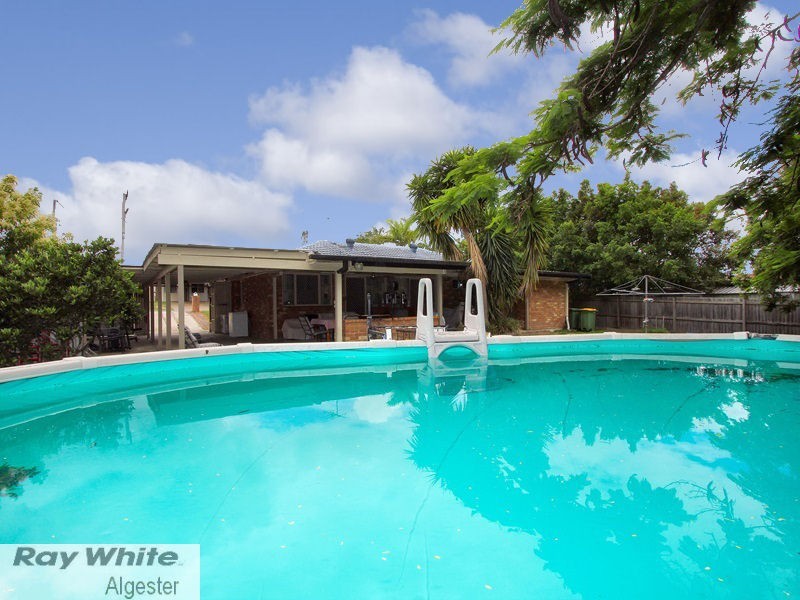 11 Conifer Street, Hillcrest QLD 4118