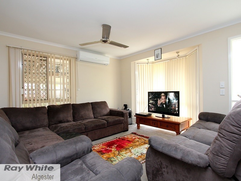 11 Conifer Street, Hillcrest QLD 4118