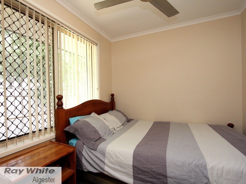 11 Conifer Street, Hillcrest QLD 4118