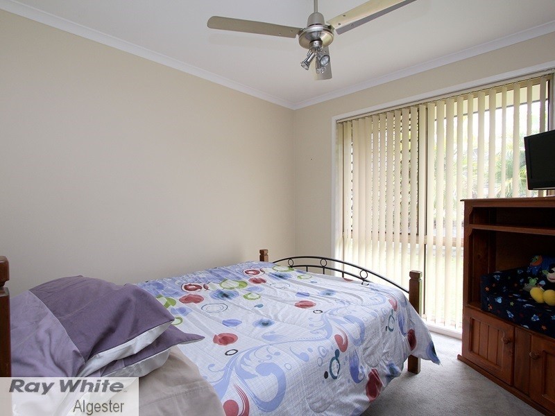 11 Conifer Street, Hillcrest QLD 4118