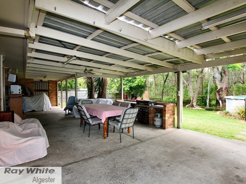 11 Conifer Street, Hillcrest QLD 4118