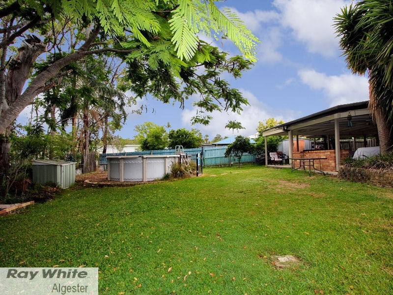 11 Conifer Street, Hillcrest QLD 4118