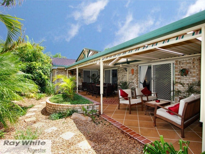 8 Torrens Place, Parkinson QLD 4115