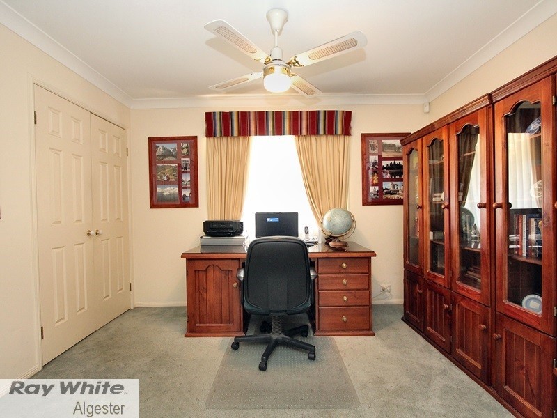 8 Torrens Place, Parkinson QLD 4115