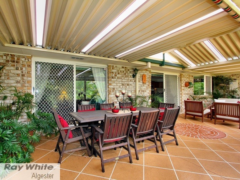 8 Torrens Place, Parkinson QLD 4115