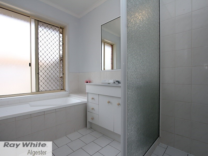 8 Jade Garden Drive, Boronia Heights QLD 4124
