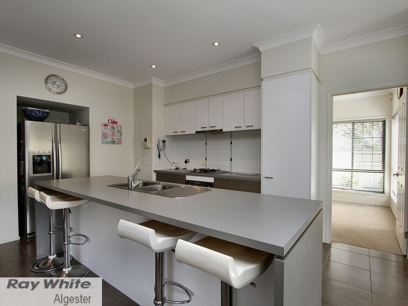 2 Coneybeer Place, Eight Mile Plains QLD 4113