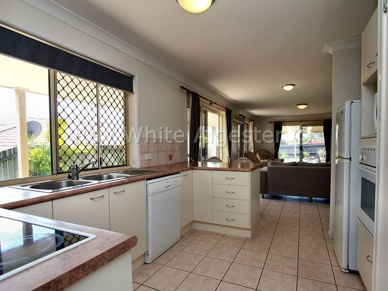 14 Scarlet Oak Place, Calamvale QLD 4116