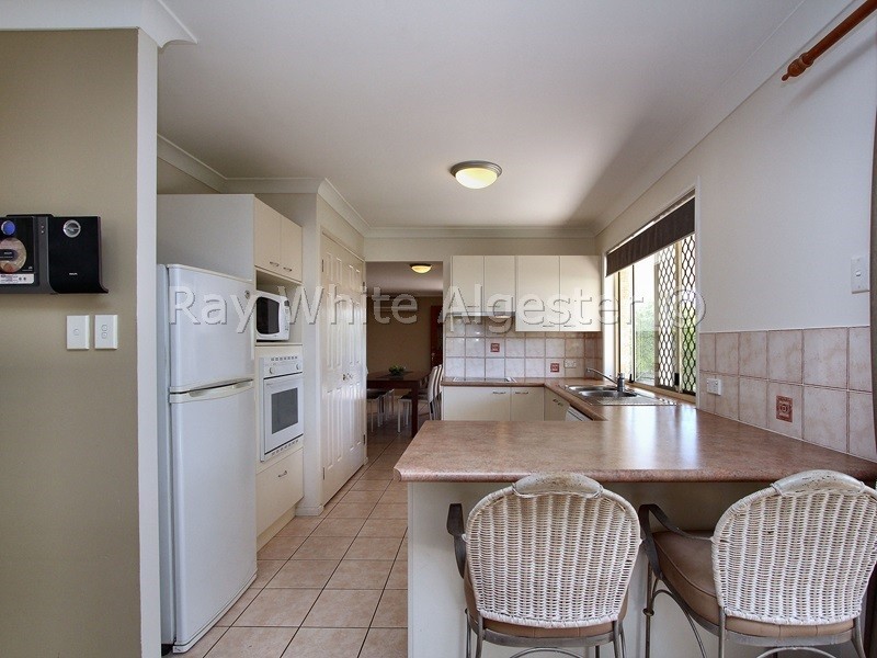 14 Scarlet Oak Place, Calamvale QLD 4116