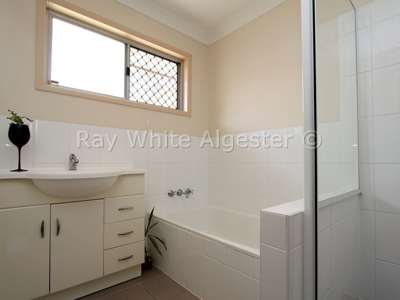 2 Bangalow Street, Algester QLD 4115