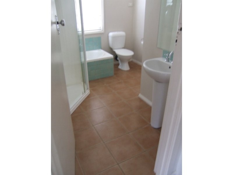 12 Redbank Road, Seymour VIC 3660