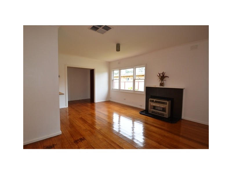 113 High, Seymour VIC 3660