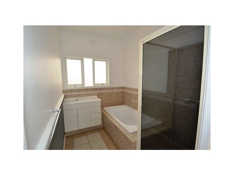 113 High, Seymour VIC 3660