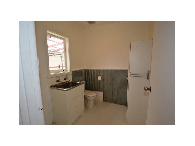 113 High, Seymour VIC 3660