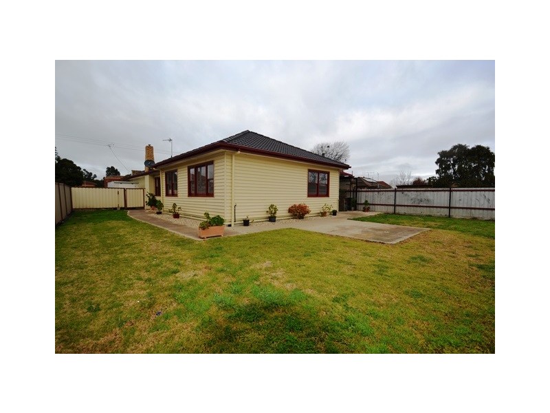113 High, Seymour VIC 3660