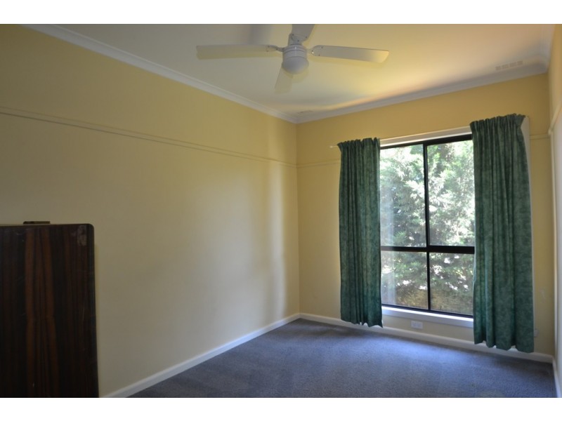 65 Chisholm Crescent, Seymour VIC 3660