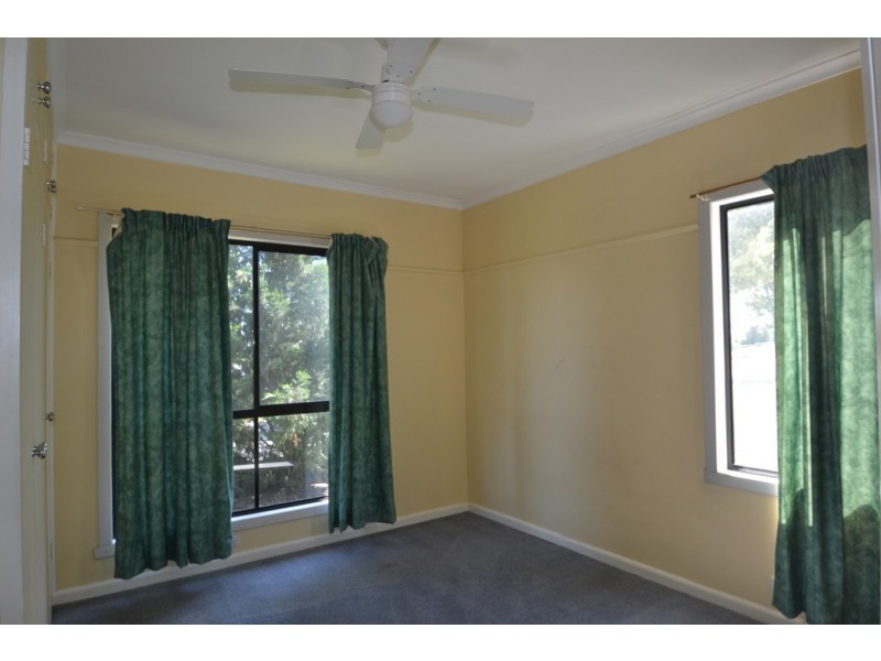 65 Chisholm Crescent, Seymour VIC 3660