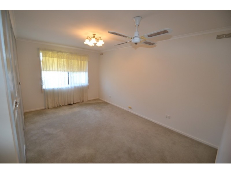 44 Hanley Cres, Seymour VIC 3660