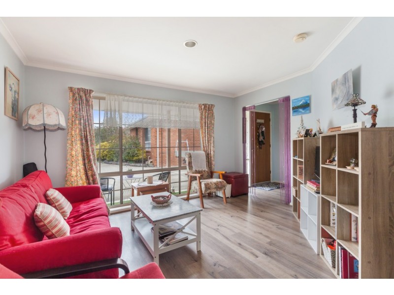 2/11 Delatite Road, Seymour VIC 3660