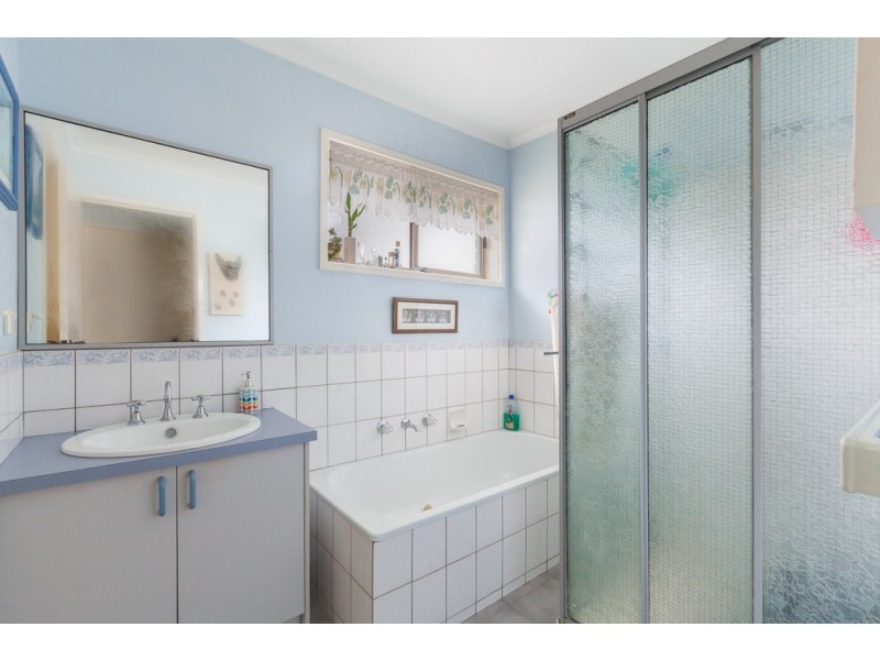 2/11 Delatite Road, Seymour VIC 3660