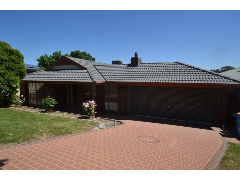 9 Heffey Court, Seymour VIC 3660