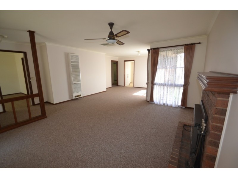 9 Heffey Court, Seymour VIC 3660