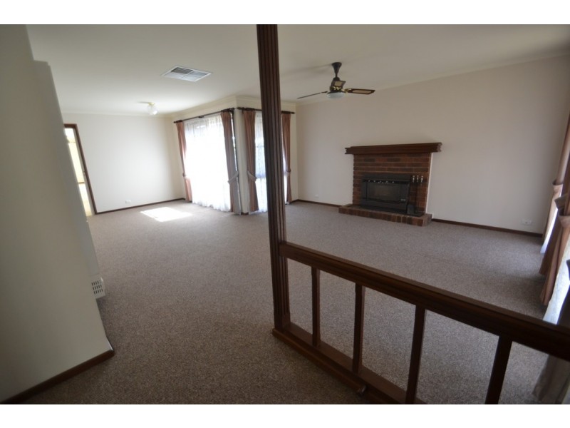 9 Heffey Court, Seymour VIC 3660