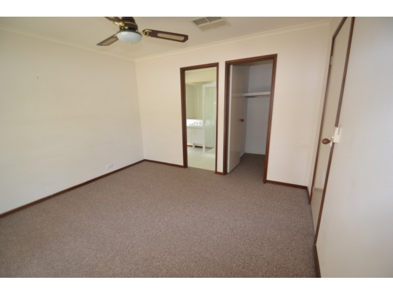 9 Heffey Court, Seymour VIC 3660