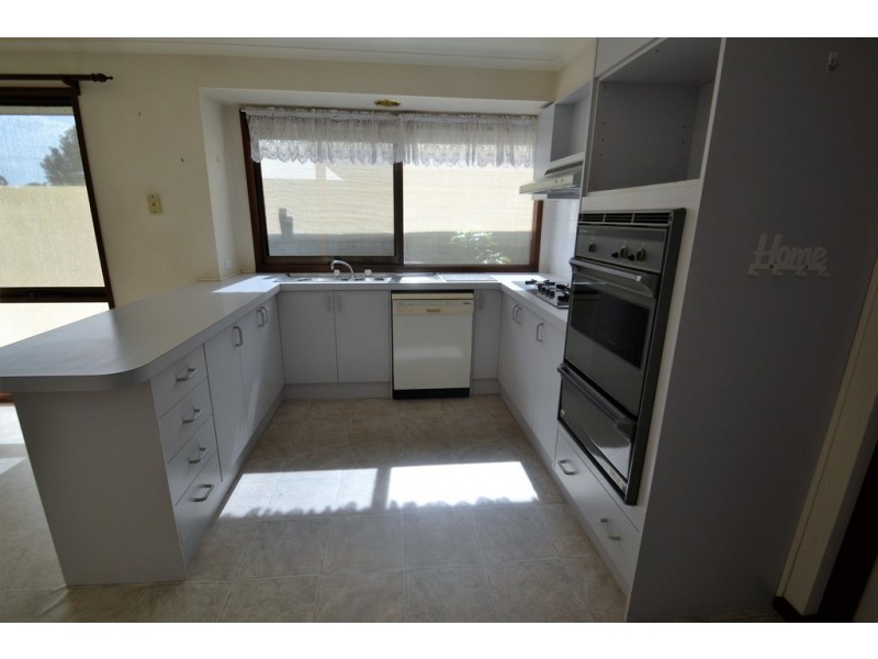 9 Heffey Court, Seymour VIC 3660