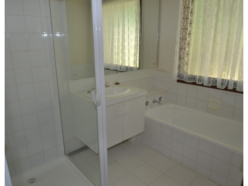 9 Heffey Court, Seymour VIC 3660