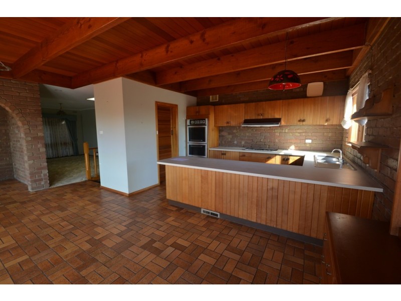 22 Priestley Cres, Seymour VIC 3660