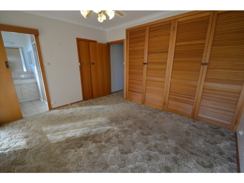 22 Priestley Cres, Seymour VIC 3660