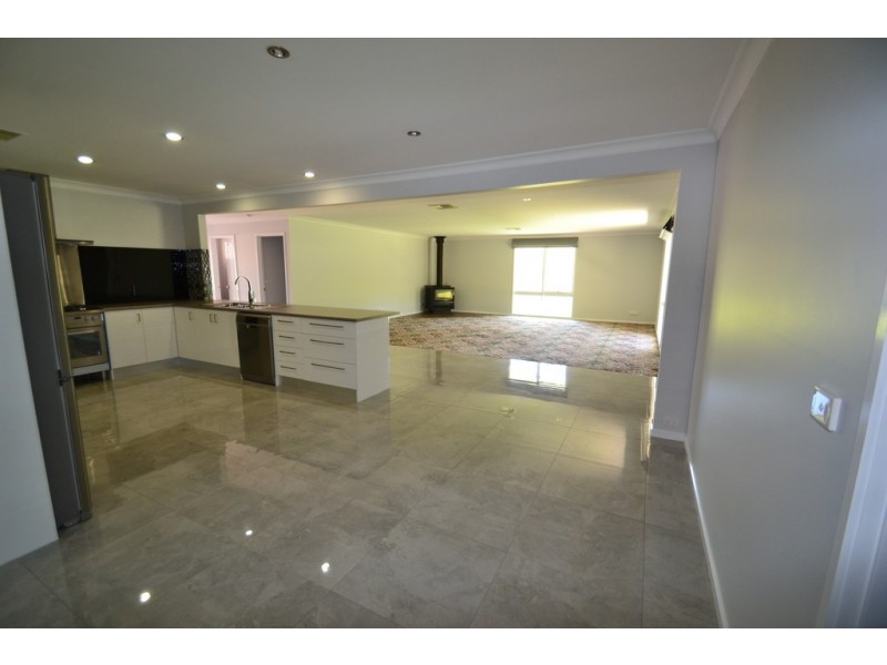 6 Dempsey Road, Seymour VIC 3660