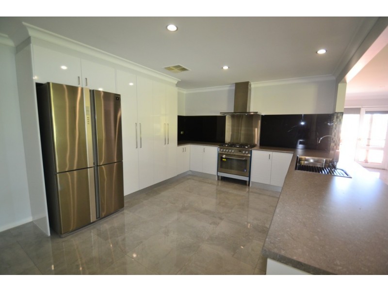 6 Dempsey Road, Seymour VIC 3660