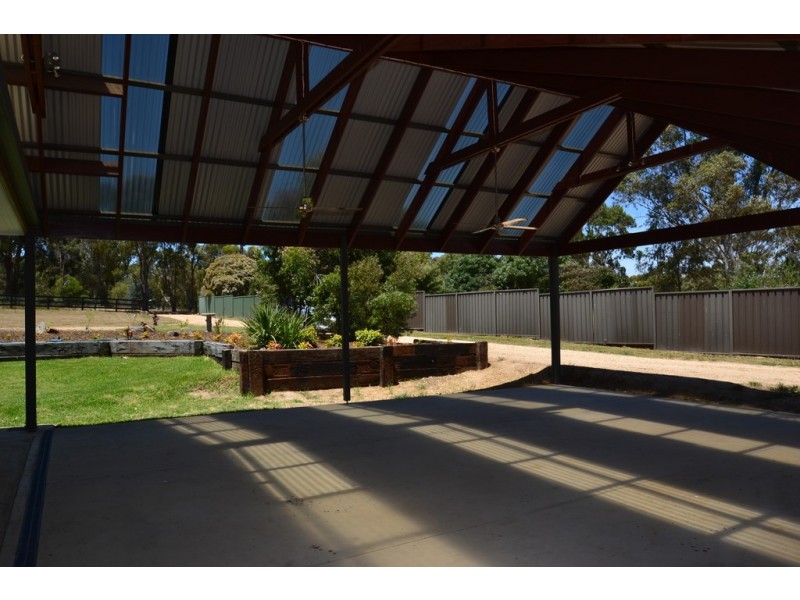 6 Dempsey Road, Seymour VIC 3660