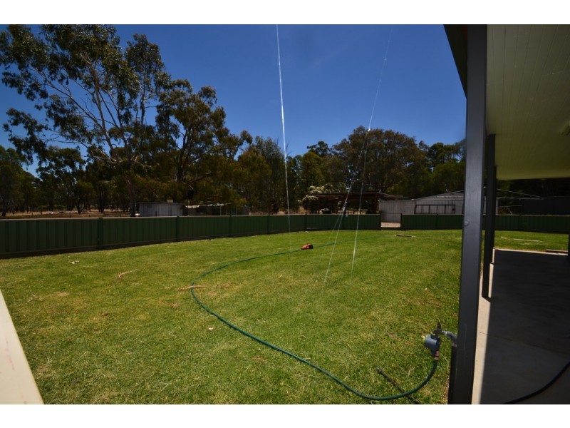 6 Dempsey Road, Seymour VIC 3660