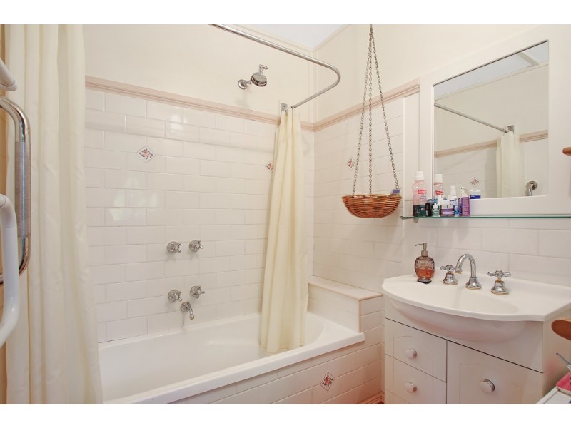 84 Kirkland Avenue, Euroa VIC 3666