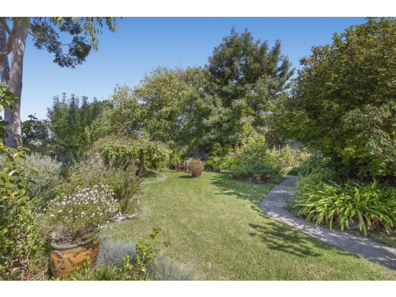 24 Railway Street, Seymour VIC 3660