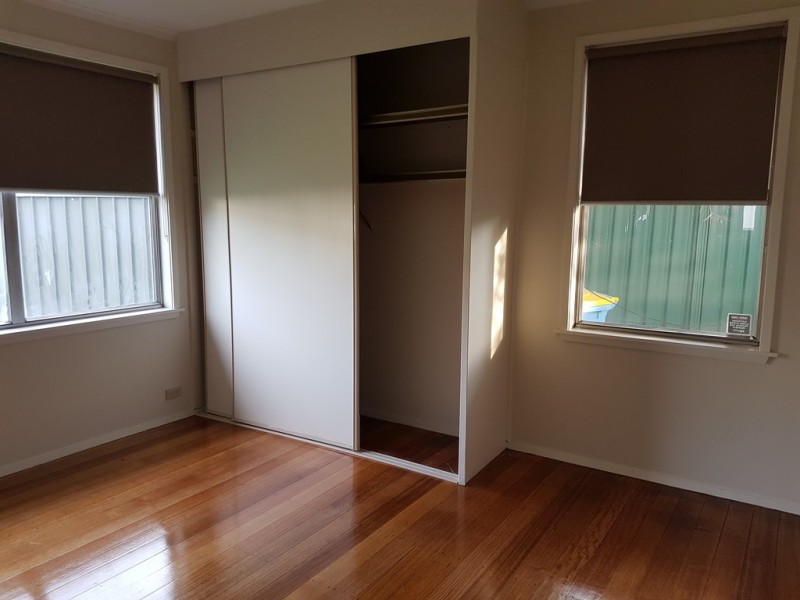 4 Sinclair Crescent, Seymour VIC 3660