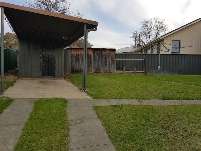 4 Sinclair Crescent, Seymour VIC 3660